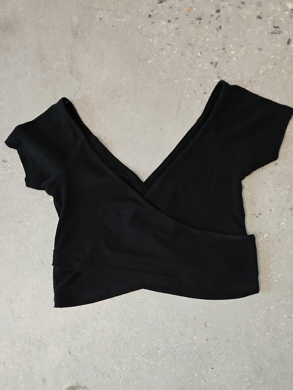 Illa Illa Women's Black Wrap Crop Top Size Small